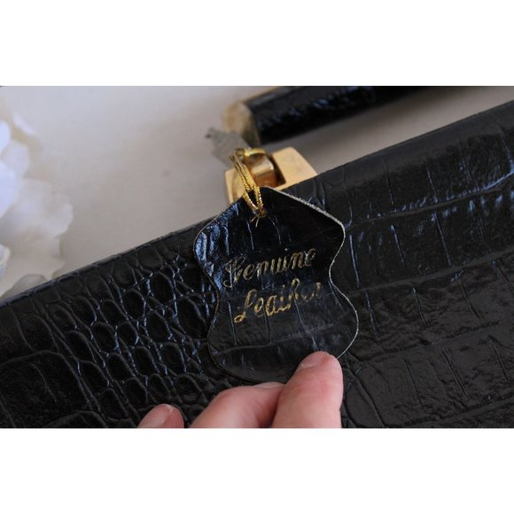 Vintage 1970s 1980s Briefcase / Stamped Leather Attache / With Lock, Handle, - Picture 4 of 10